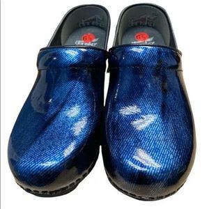 Dansko XP 2.0 Patent Leather Denim Print Clogs - 37 (US 6.5-7). Only worn once